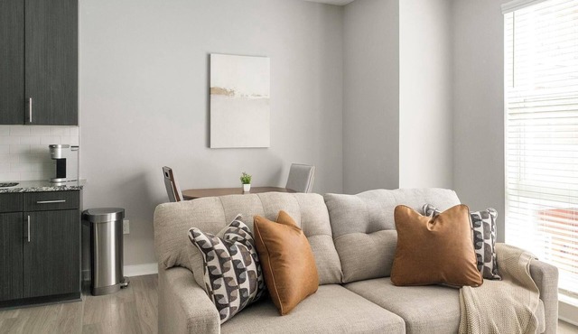 Landing | Spectacular 1BD, Gym