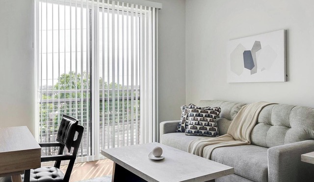 Landing | Spectacular 1BD, Yoga Studio, Courtyard in Nashville