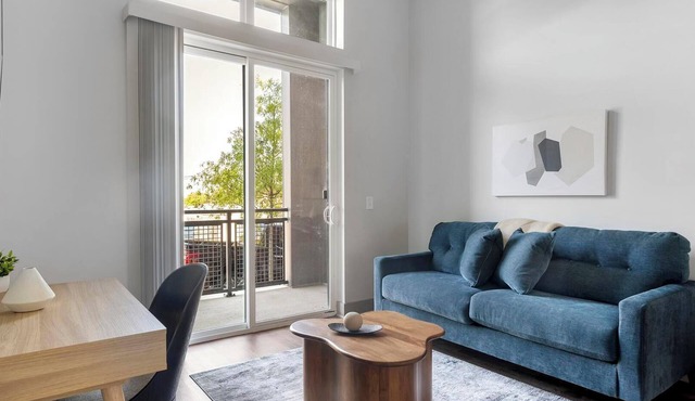 Landing | Spectacular 1BD, Yoga Studio, Courtyard in Nashville
