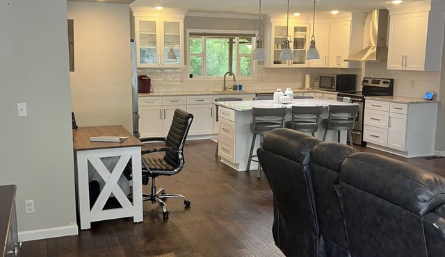 Less than 10 Minutes to the beach! Private cottage in Edisto Island in Edisto Island