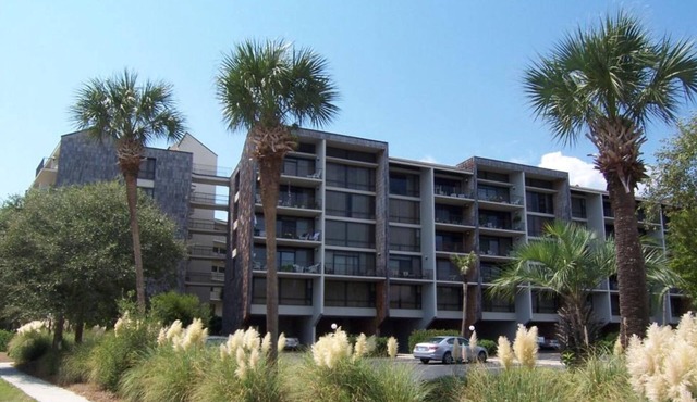 Litchfield Retreat 315, Townhouse Floorplan Condo, in delightful Pawleys Island
