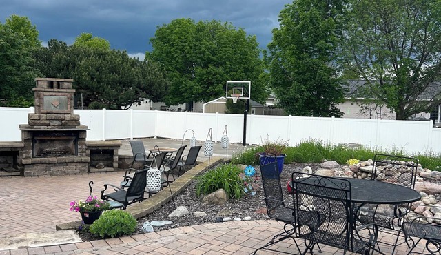 Looking for guests for THE DRAFT. Great location 20 minutes from Green bay! in Little Chute