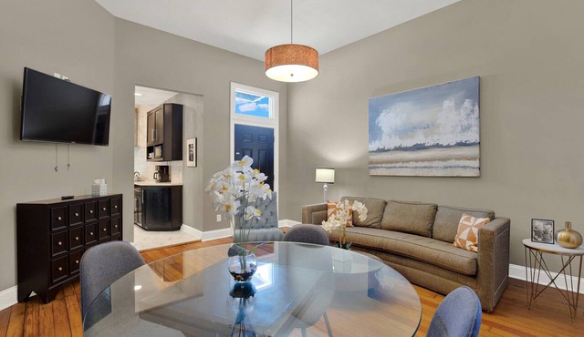 Lovely Thomas Square Condo with Shared Porch in Savannah