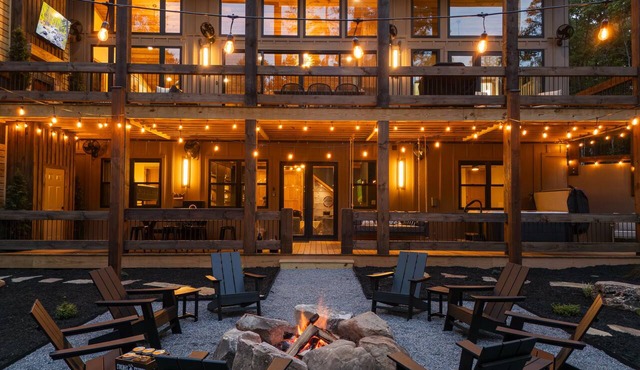 Luxury Cabin Speakeasy Sauna Hot Tub EV