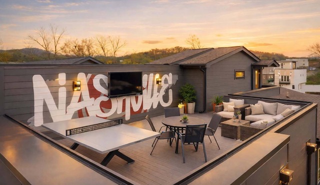 Luxury Nashville retreat w/rooftop lounge & pool