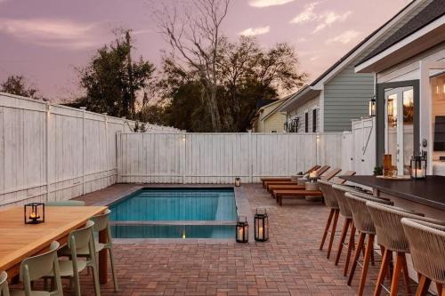 Luxury Savannah Home Private Pool & Spa in Savannah