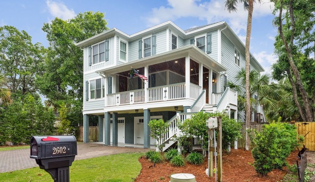 Luxury Vaycay! Private Pool, Billiards, Hot Tub, Putting Green - 2602 Hartnett