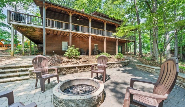 Main Channel Lots of Water. Soak in a one-of-a-kind oak-barrel hot tub, play a game of pool, and watch the sunrise over the Lake. The Lodge at Pine Haven — a spacious lakefront log home on an 8-acre micro-resort. Book one cabin or all 5 (sleeps 36).
