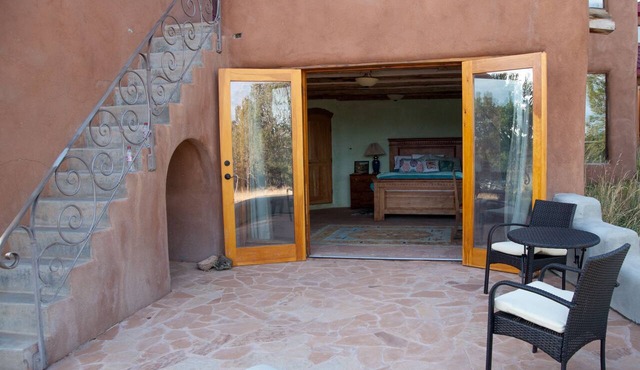 Maison de Terre in Cedaredge