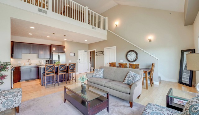 Marina, Pool & Balcony: Modern Spring Lake Condo in Spring Lake