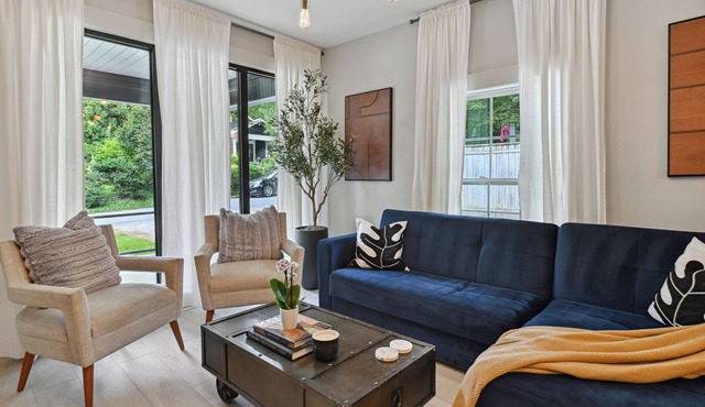 Midtown Luxury Cottage: Private Fire Pit, 10 Mins to Mercedes-Benz Stadium & GT