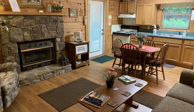 Misty Creek Log Cabins