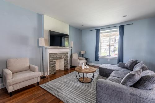 Modern 7BR Retreat in Pittsburgh