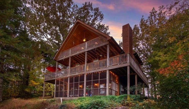 Modern Cabin, minutes from downtown Asheville