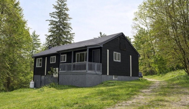 Modern Cabin with Fire Pit | Big Bear Ski & Hiking in Eldred