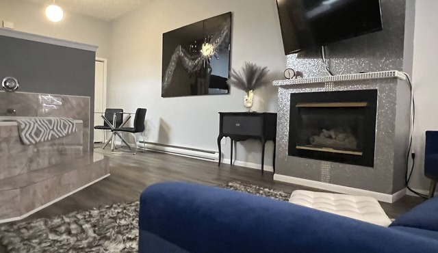 Modern condo with jacuzzi in the heart of downtown. in Wabasha
