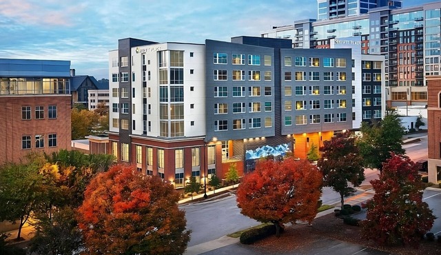 Modern King Room | Downtown Location, Pool & Beach Access