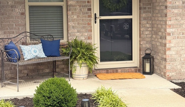 Modern living in upscale 3 bedroom townhouse located in the heart of Lexington