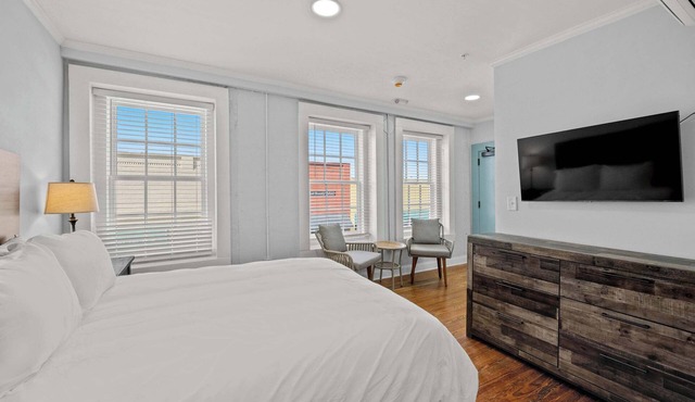 Modern Retreat in the Heart of Conway