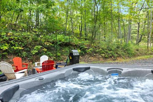 Mountain cabin w hot tub & fire pit