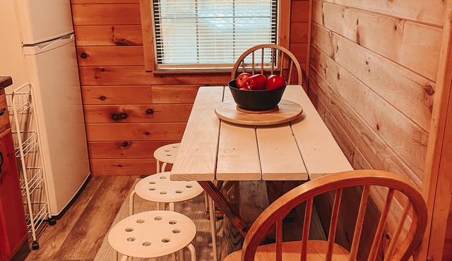 Mountain Cabin with creek and hiking trail! Minutes from Blue Ridge