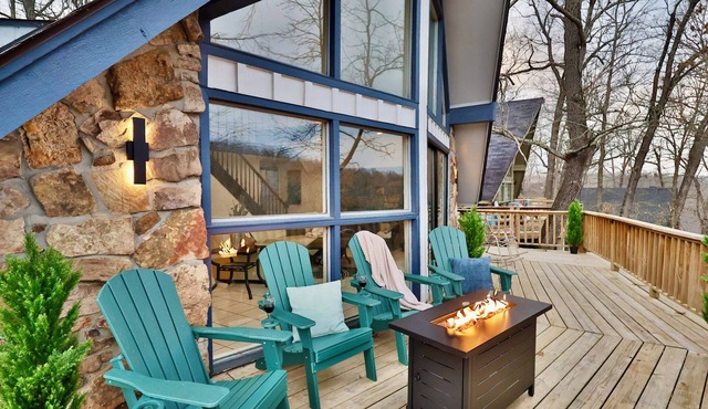 Mountain Chalet for 8 - Near Hiking & Buffalo River + Full Coffee Bar & Kitchen in Harrison