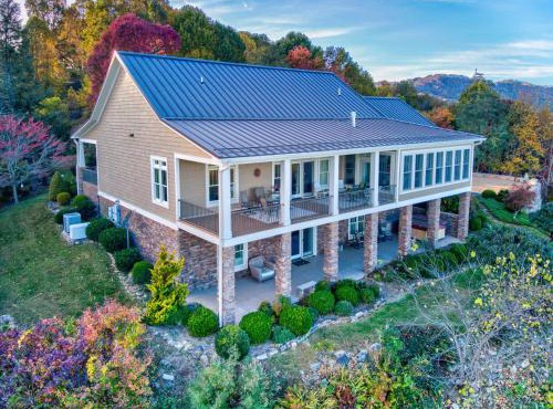 Mountain Lilly - huge views three ensuites 10min to Blowing Rock