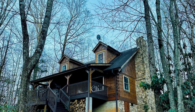 Mountain Top Cabin - Cozy and Quaint