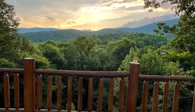 MOUNTAIN VIEW. AND A CREEK TOO!