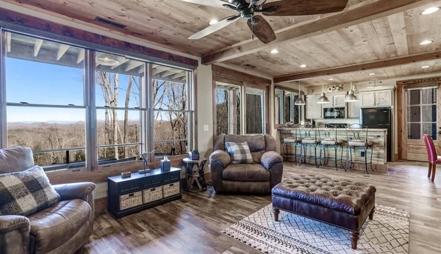 Mountain View Cabin with Hot Tub Retreat