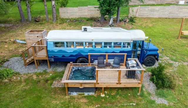 MTN View Schoolie w/HotTub