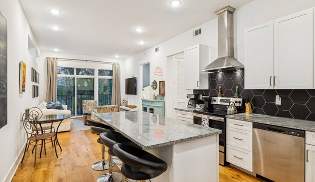Nashville Scene Suite in Chic East Nash, 12 min to Broadway!