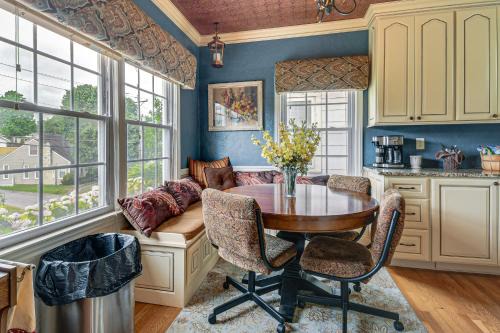 Near Hospitals & Marshall University! Cozy Cottage in Huntington