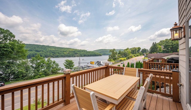 New! Lake Access Home in Deep Creek w/Hot Tub