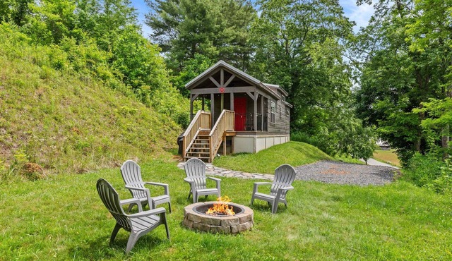 New River Views - Cozy Cabin with Fire Pit