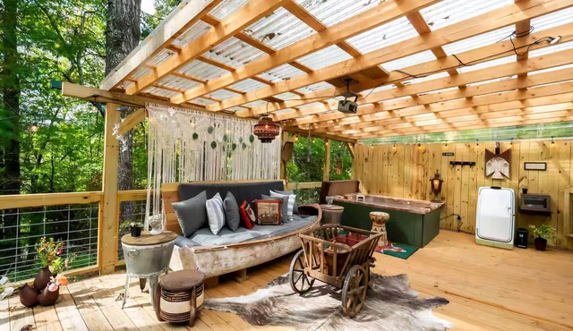Nomad’s Nest A Worldly Tiny Escape w HotTub&Sauna
