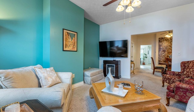 Oasis On Oak 2-bedroom house in Historic Downtown Dayton for Perfect Living!