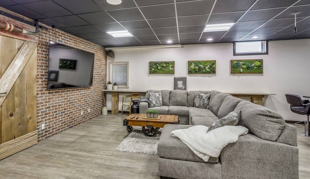 Observation Beehive! Walkable Dtwn Tiffin Apt in Tiffin