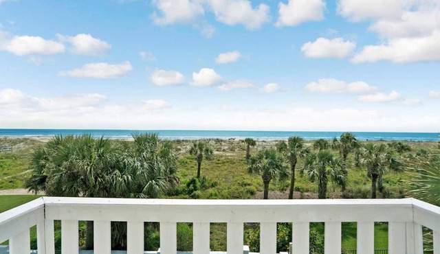 Oceanfront Home Cozy Beach House BBQ Dogs OK in St. Augustine