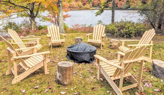 ON the Lake! Firepit, Games in Long Pond