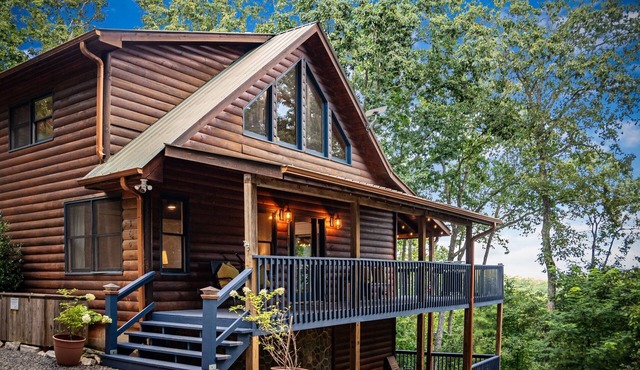 Once Upon an Oak Ledge - Pet Friendly | Hot Tub | Mtn View | Game Room