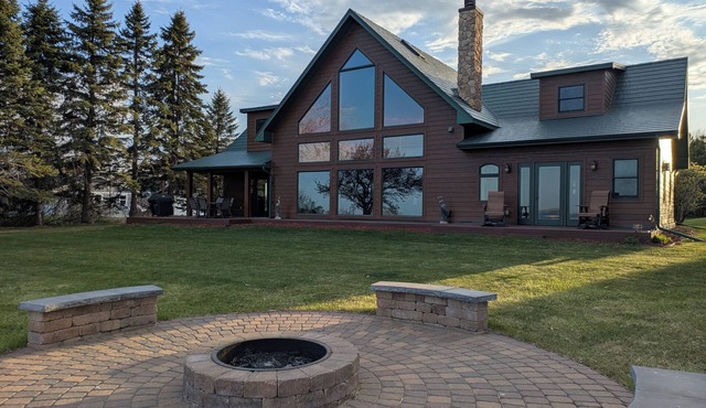 Osakis Sunrise Cabin - on the lake! in Osakis