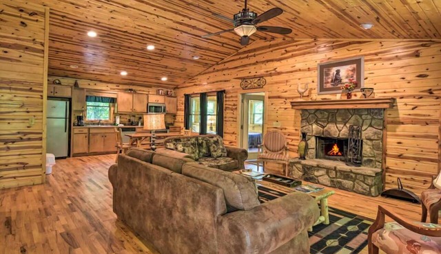 Outlook Cabin! Close to Helen!