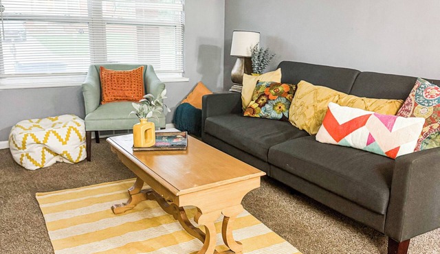 Peace and Sunshine I 3-bedroom house I WiFi I AC I Midwest City in Midwest City