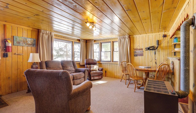 Peaceful Lakefront Cabin, 5 Mi to Dtwn Minocqua! in Arbor Vitae