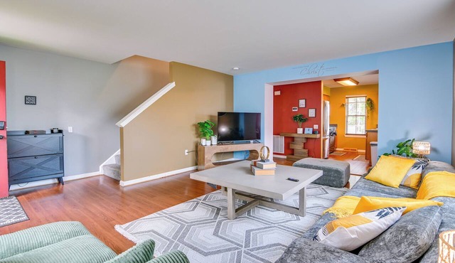 Pet-Friendly Home w/Private Yard Near Pittsburgh