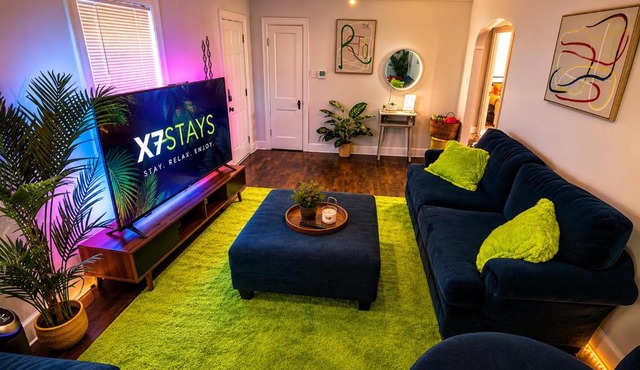 Pet-Friendly Retro Home Near Horse Park & Ark