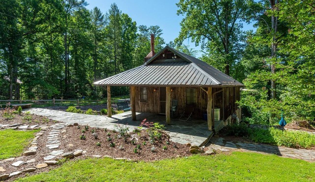 Pine Knot Cabin | Pet-Friendly & 10 min. to Lake James! in Morganton