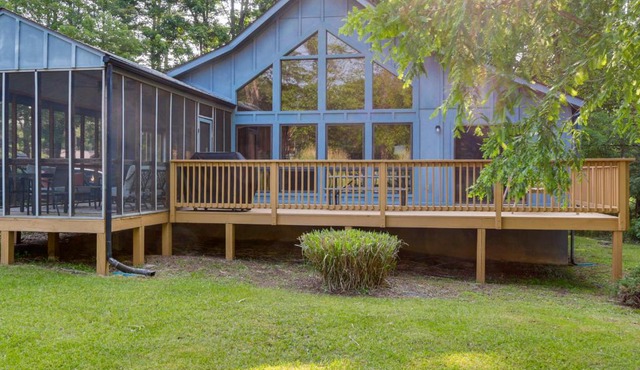 Pool Access: Peaceful Cabin in The Woods Resort!