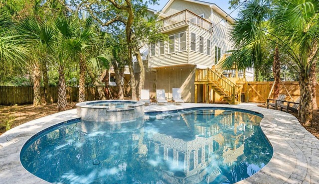 Prickly Pear | Private Pool & Seasonal Spa | 2 Blocks to Beach and Walk to Center Street | Sleeps 12